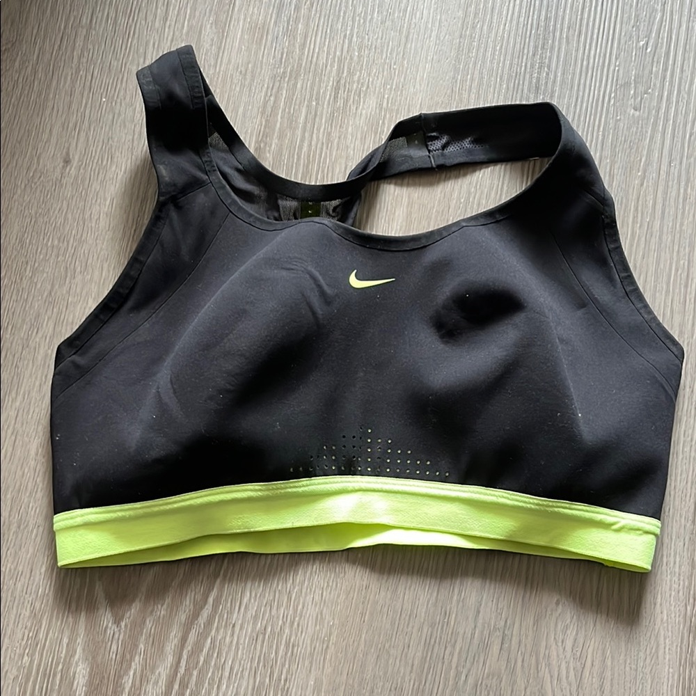 Nike Women's Black and Yellow Sports Bra